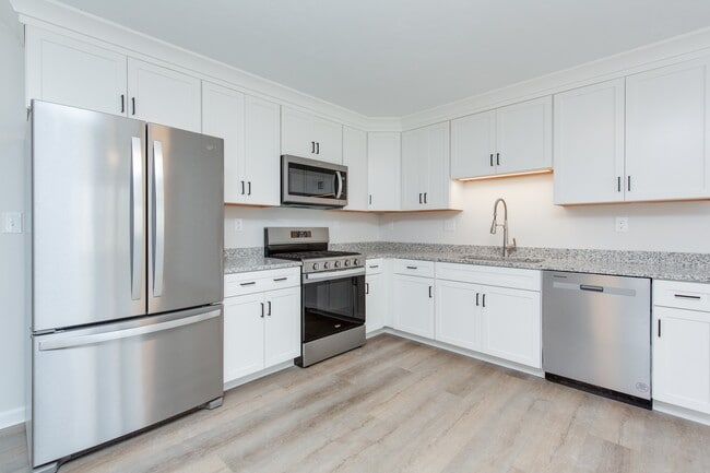 Photo - 62 Sherburne Ave Townhome