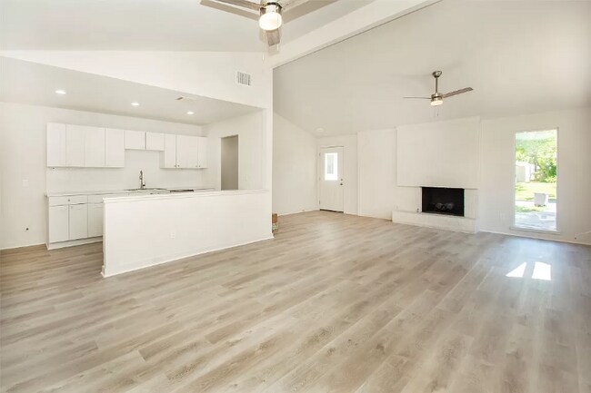 Foto del edificio - 3057 Dothan Ln