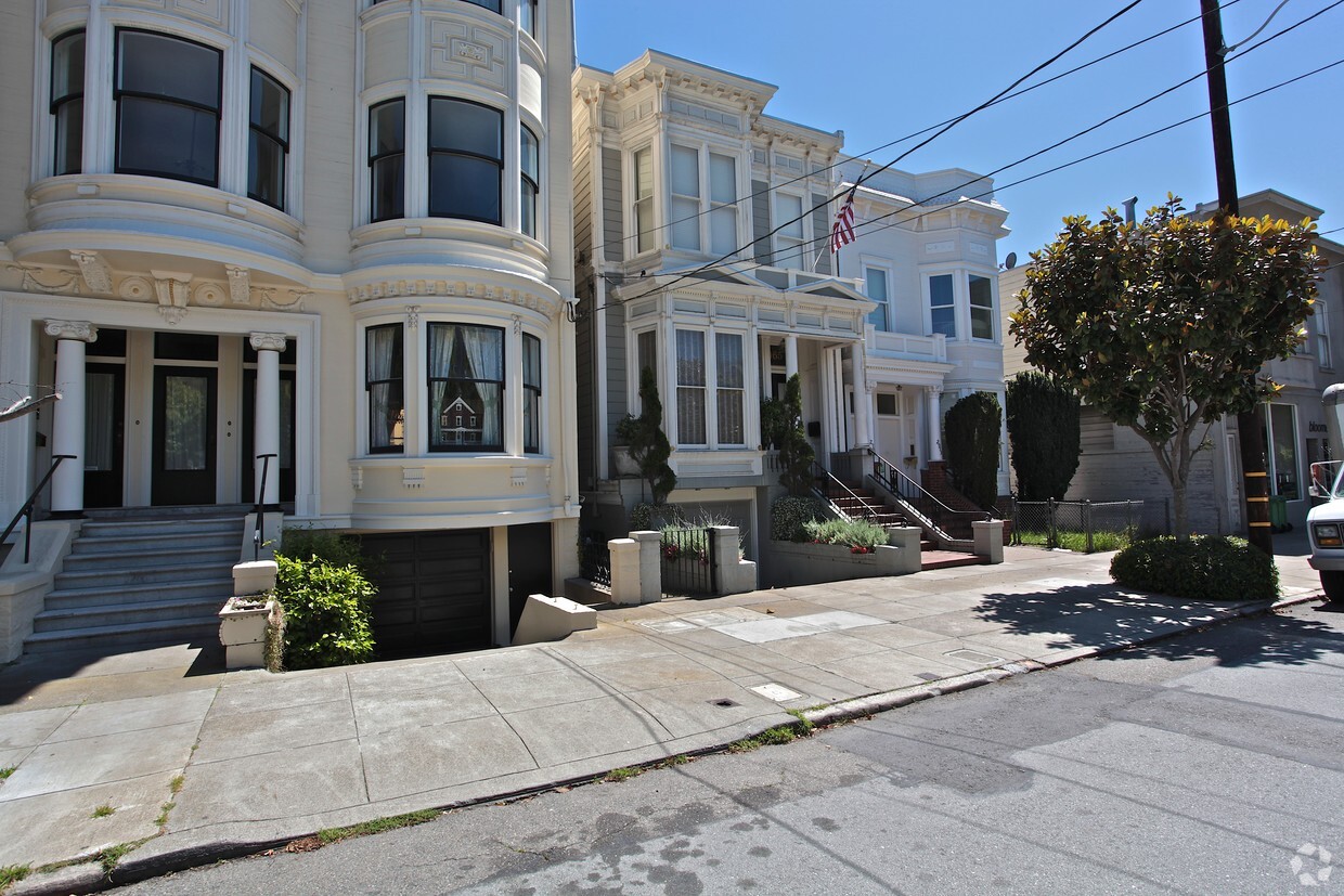 Building Photo - 2965 Washington St