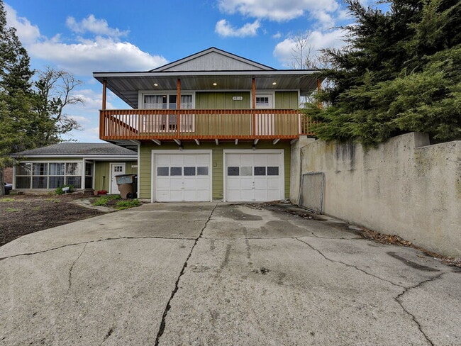 Building Photo - 1249 E Harrison Ave