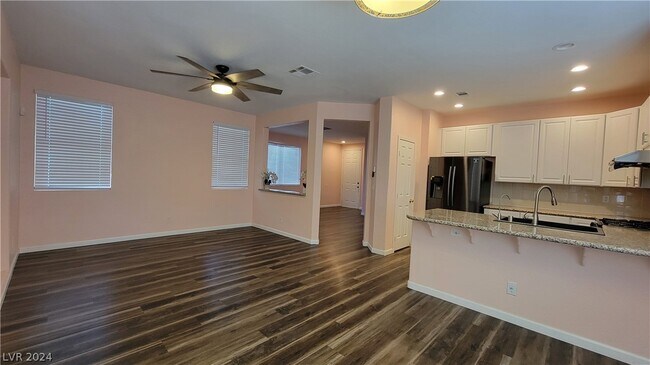 Building Photo - 10628 Coral Vine Arbor Ave