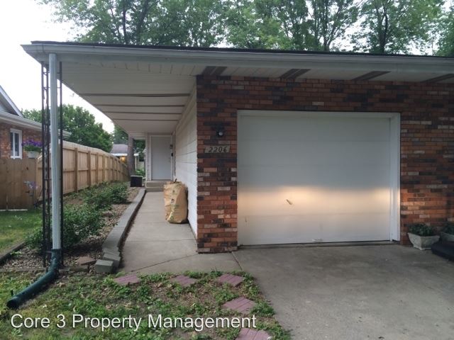 Building Photo - 2206 E Hazel Dell Rd