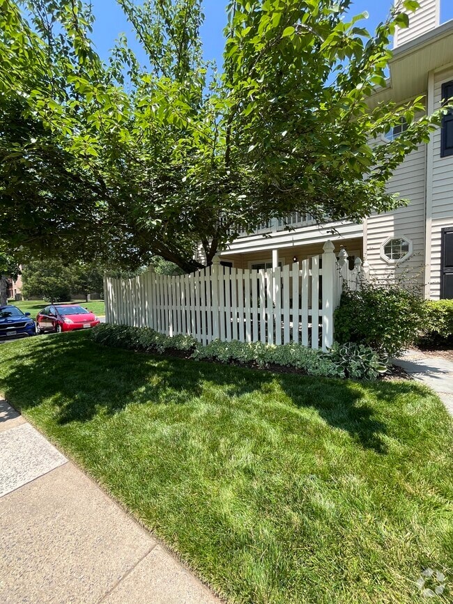 Building Photo - 10213 Willow Mist Ct