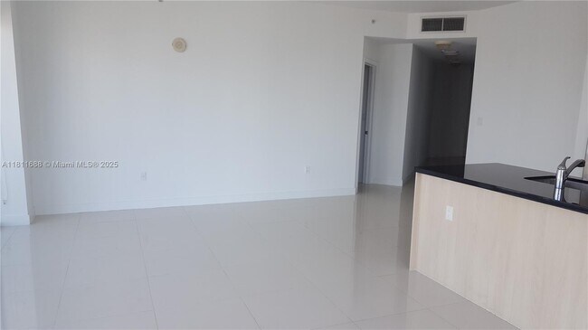 Foto del edificio - 79 SW 12th St