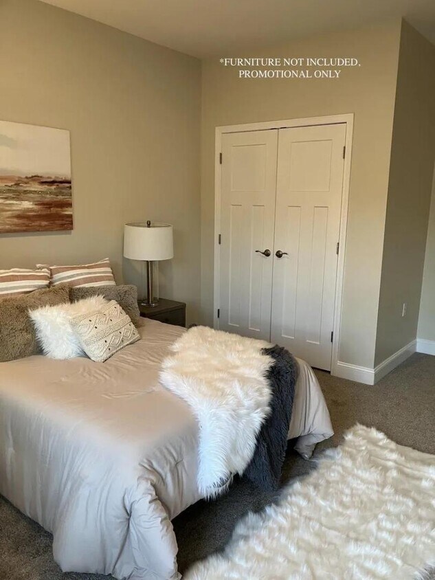 Foto principal - 111 Maple Grove Ln