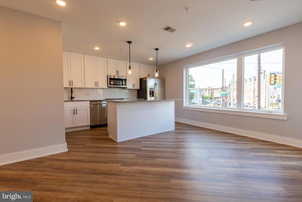 Foto principal - 3965 Lancaster Ave