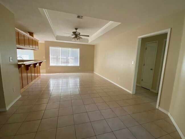 Foto del edificio - 221 W Chance Rd