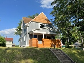 Building Photo - 2601 N 13th St