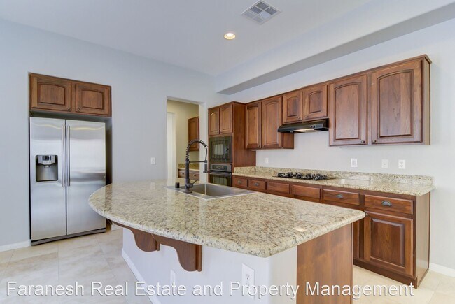 Foto del edificio - 3 br, 2.5 bath House - 1957 Cape Cod Landi...