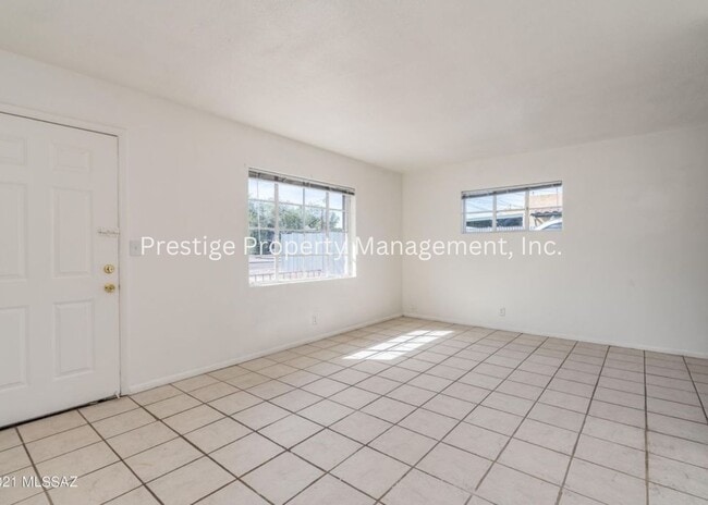 Photo - Charming, Updated  Brick Home in Central Tucson with Huge Yard!