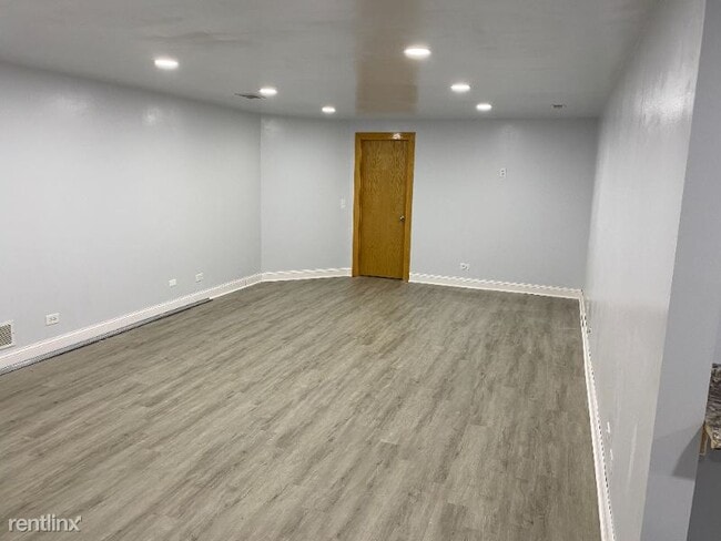 Building Photo - 2 br, 1 bath Condo - 75 Street x Greene Rd