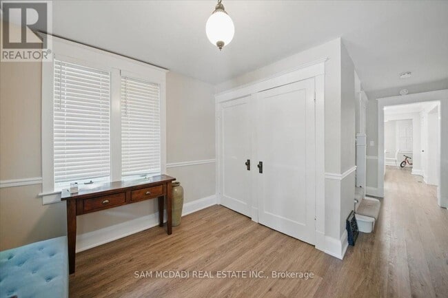 Building Photo - 81 Chisholm St