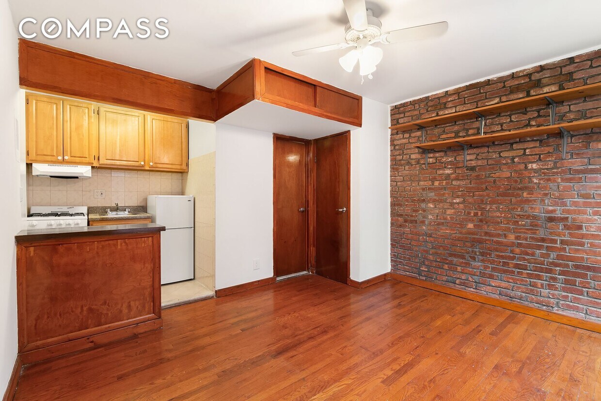 49 Perry St Unit 2E, New York, NY 10014 Room for Rent in New York