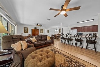 Building Photo - 925 Palm View Dr