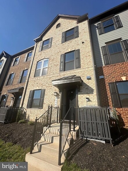 Building Photo - 4504 Dandelion Loop