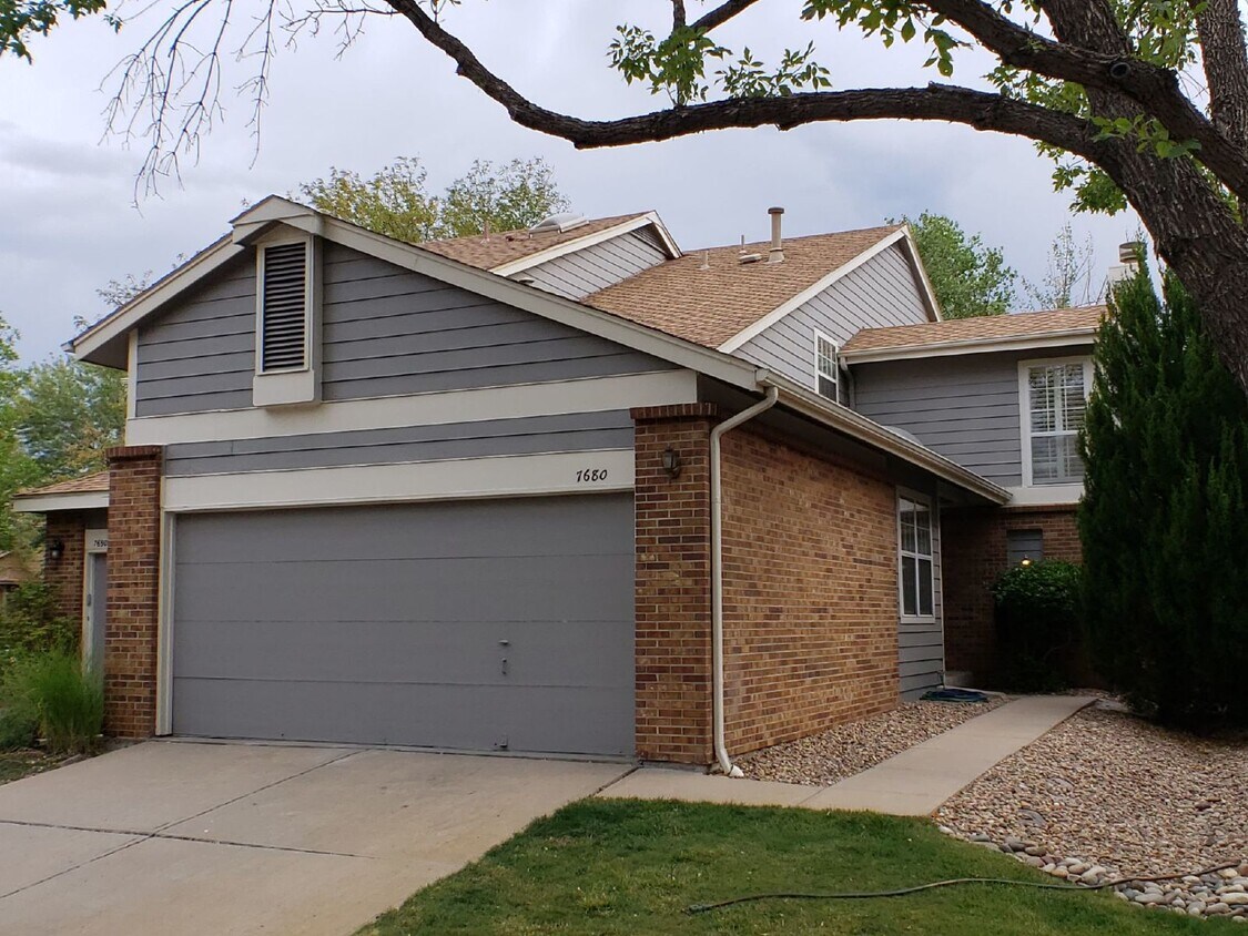 Foto principal - 3 Bedroom Townhome in Indian Creek