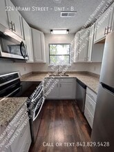 Building Photo - 224 Miami St