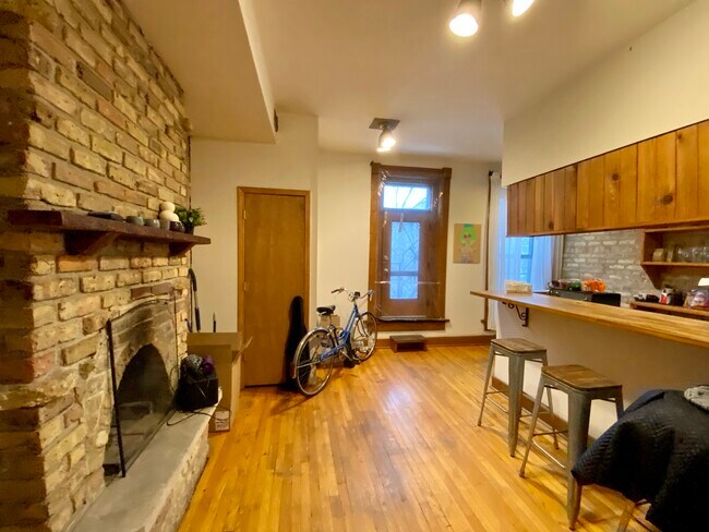 Building Photo - 2306 N Lincoln Ave