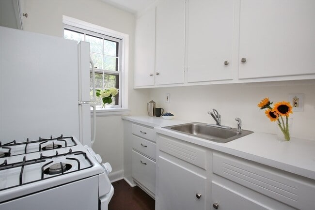 Building Photo - 9 Kilsyth Ter