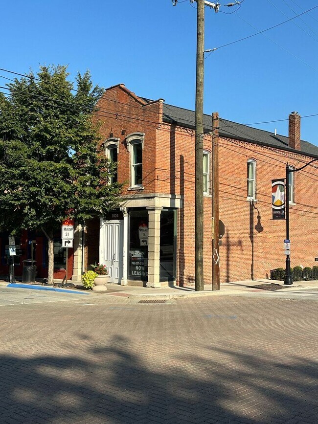 Building Photo - 1024 Main St