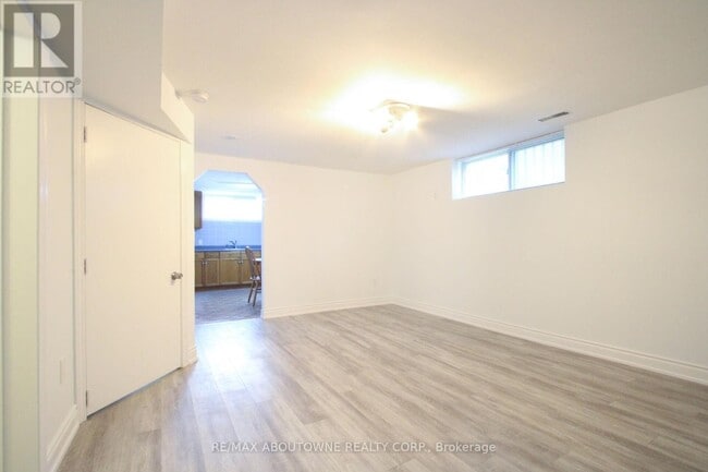 Building Photo - 34 Glenmanor Dr