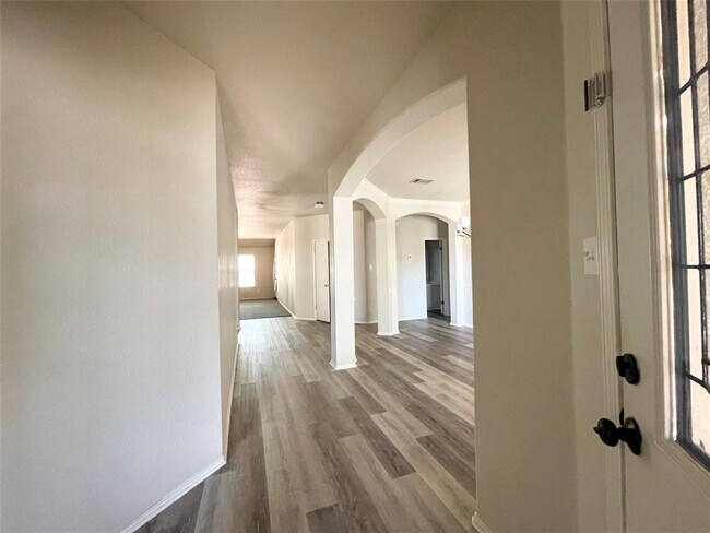 Foto del edificio - 1506 Amarylis Dr