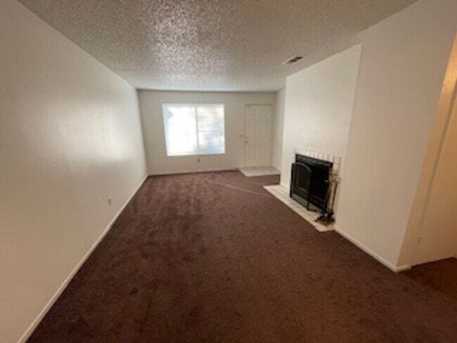 Building Photo - WH4422