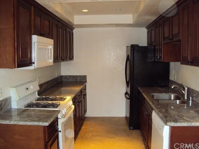 Foto del edificio - 16903 Sierra Vista Way