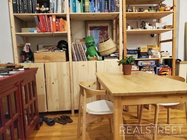 Foto del edificio - Stunning 2BR apartment with Private Terran...