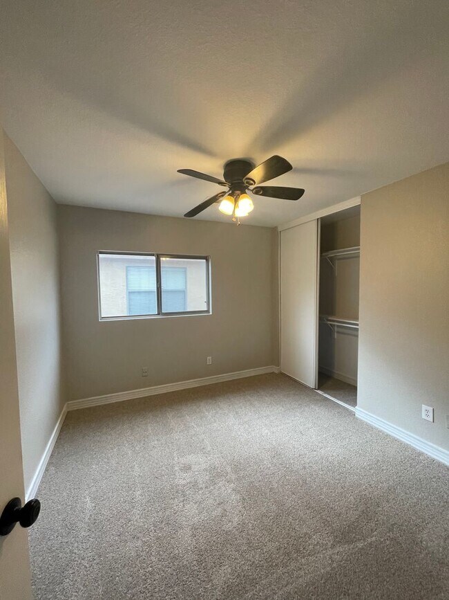 Foto del edificio - 696 S Concord St