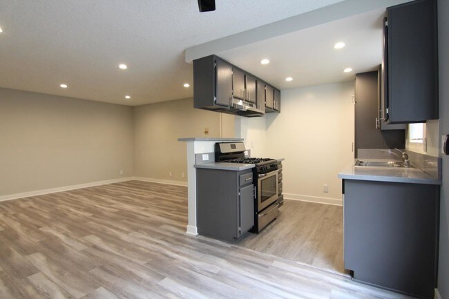 Building Photo - 1 bedroom in Van Nuys CA 91401