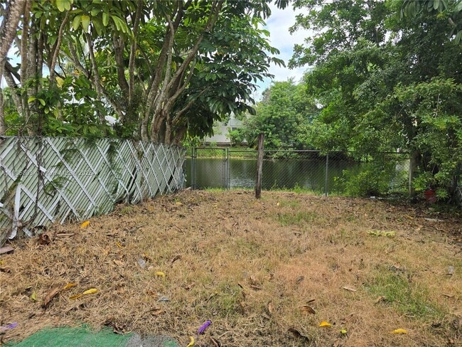 Building Photo - 1231 Seaview