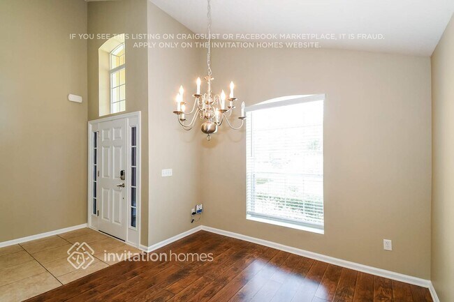 Foto del edificio - 545 Juniper Spring Ct