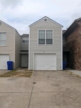 Building Photo - 1029 Rambling Oaks Dr