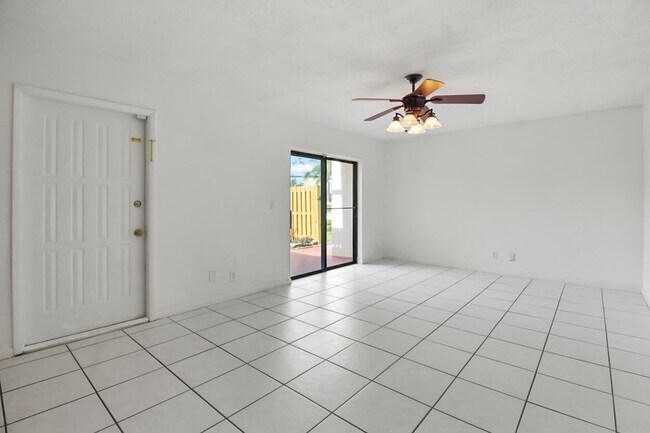 Foto del edificio - 1538 Shaker Cir