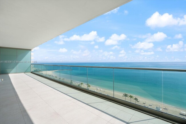 Building Photo - 10203 Collins Ave