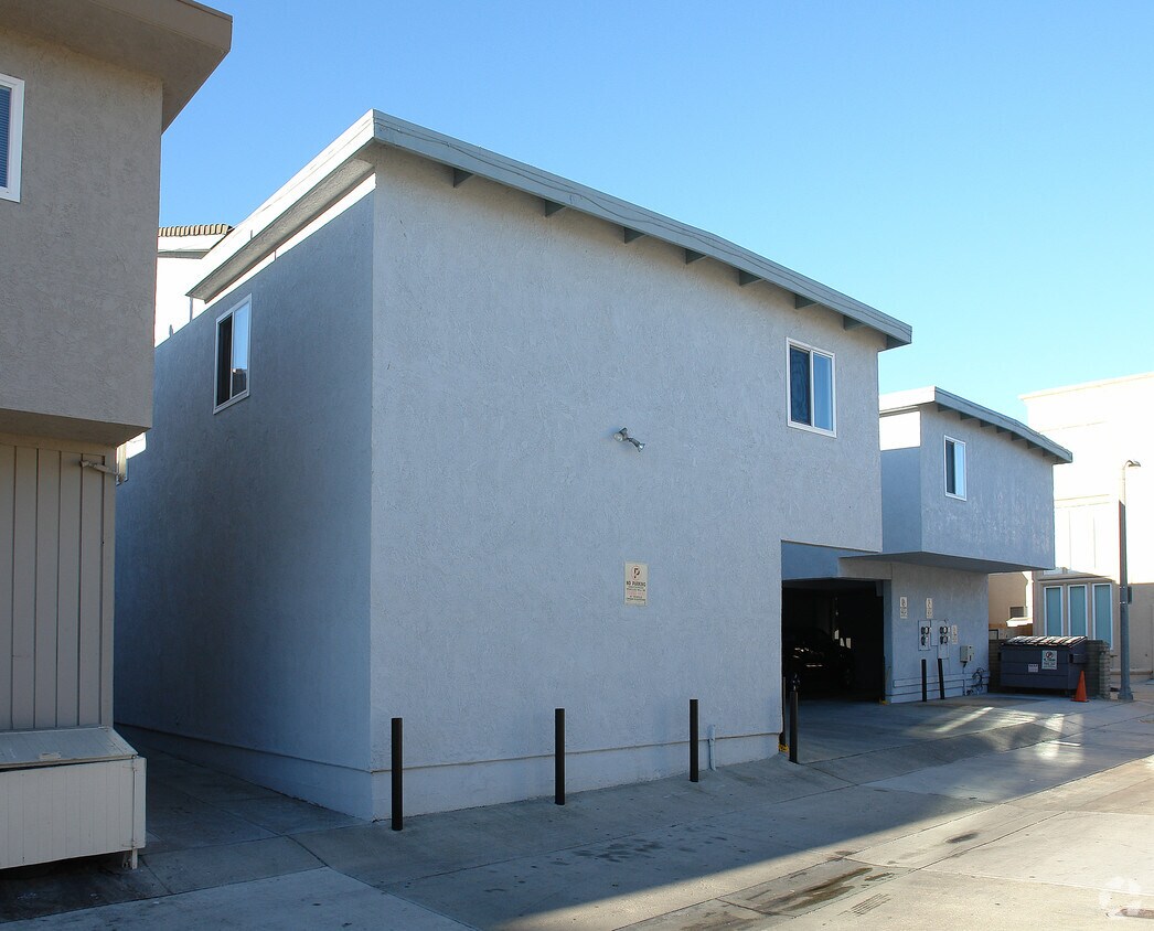 Building Photo - 900 E Oceanfront