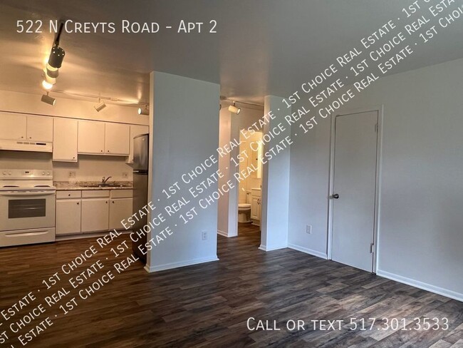 Building Photo - Well Maintained Garden Level Apartment - F...