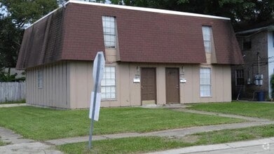 Building Photo - 419 Zinnia Ave