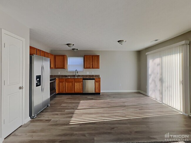 Building Photo - 571 Reed Ct