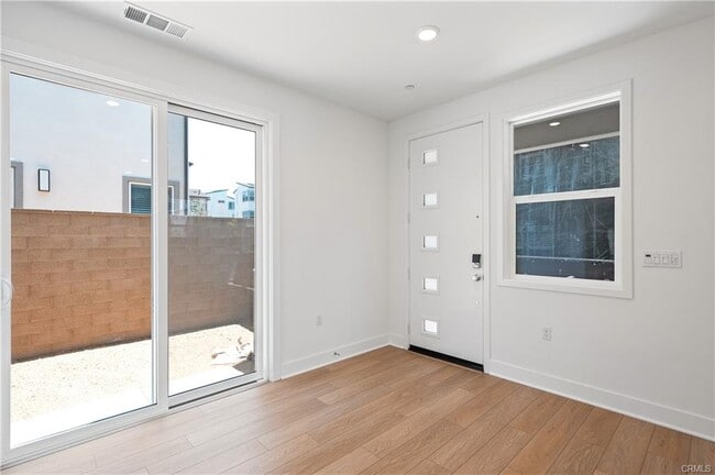 Building Photo - 239 Yerba