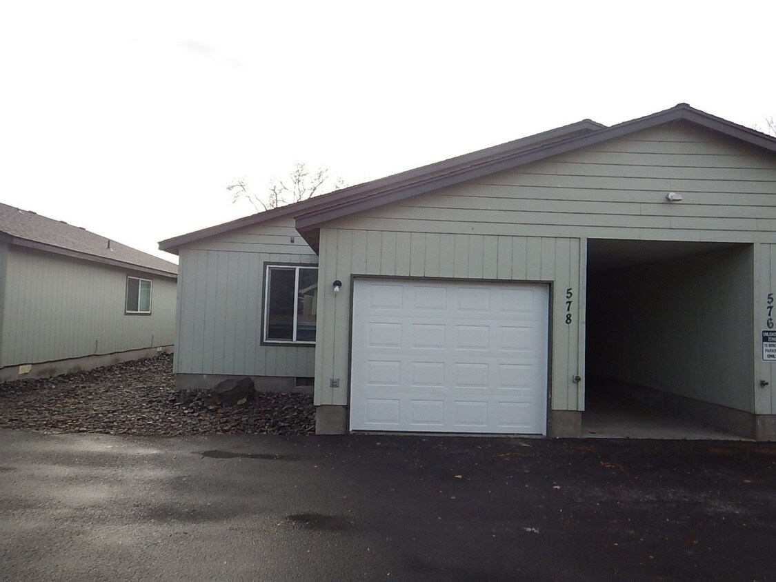 576616 S Main St, Prineville, OR 97754 Apartment for Rent in