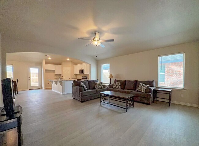 Foto del edificio - Modern New Construction in Lee High School District