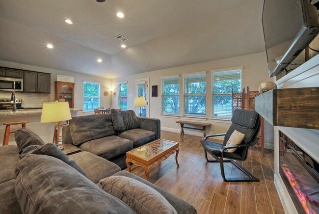 Building Photo - 21707 Crystal Way