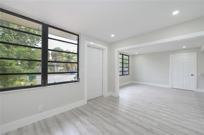 Foto del edificio - 6518 Miami Lakes Dr
