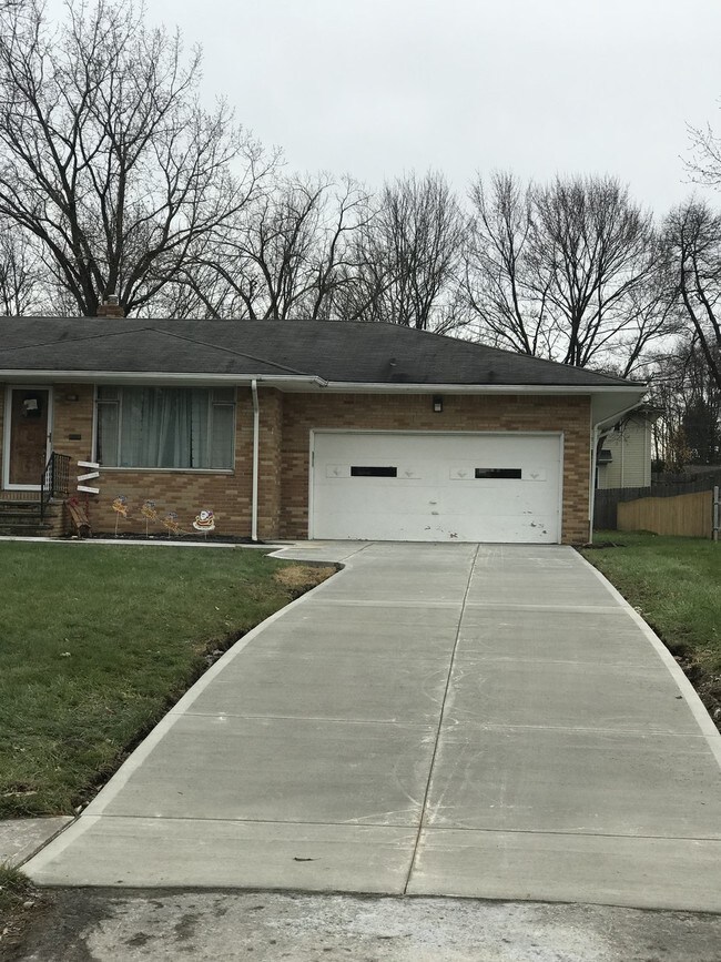 Foto del edificio - 18561 Bonnie Ln