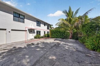 Building Photo - 423 49th St