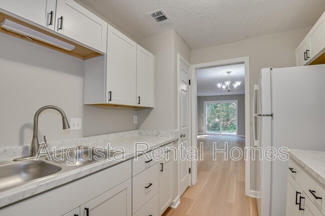 Foto del edificio - 2806 Thomas Ln