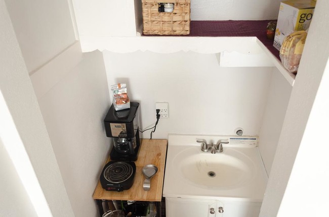 Kitchen nook or closet - 4417 S Centinela Ave