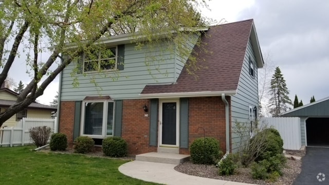 Building Photo - 134 Chestnut Ridge Dr